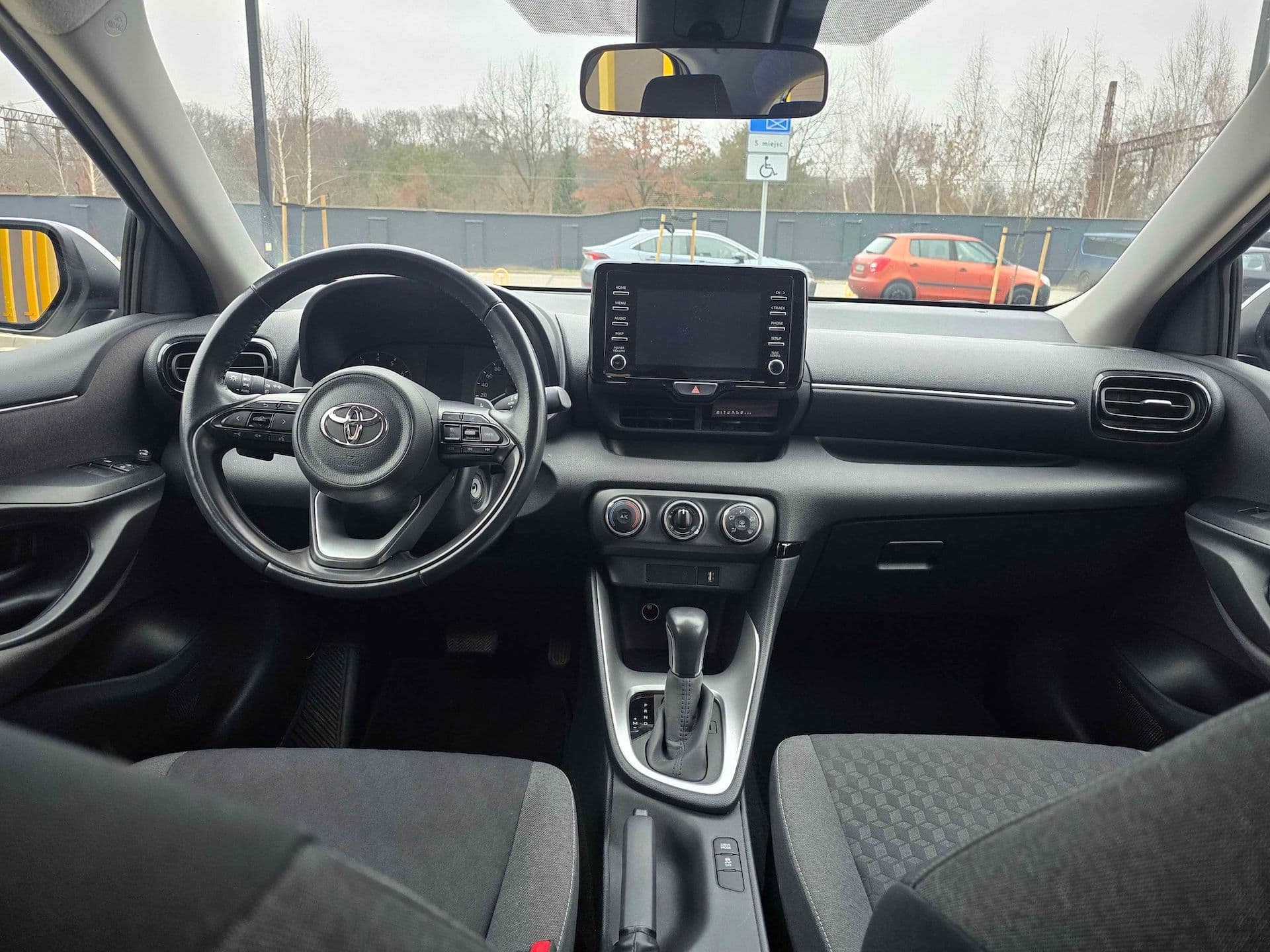 Toyota Yaris WE6U254 10/18