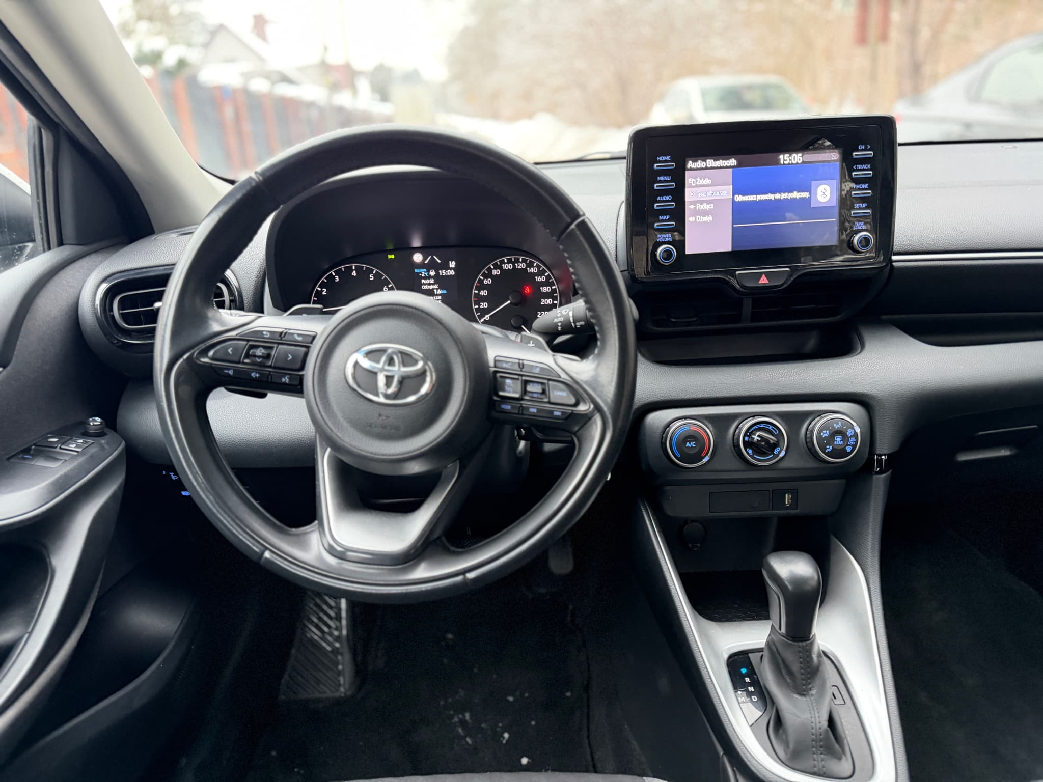 Toyota Yaris WE6U258 10/16