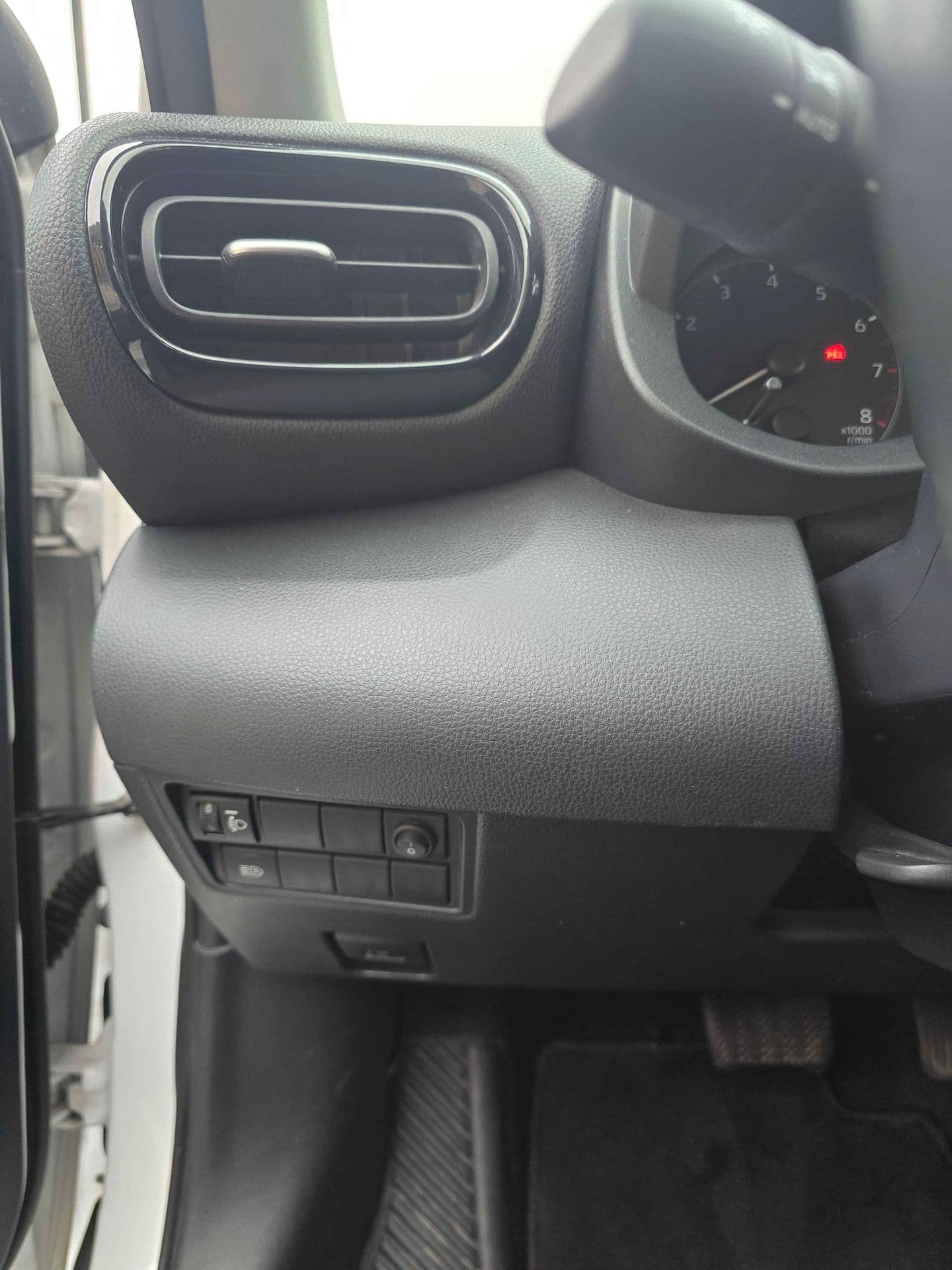 Toyota Yaris WE6U254 13/18