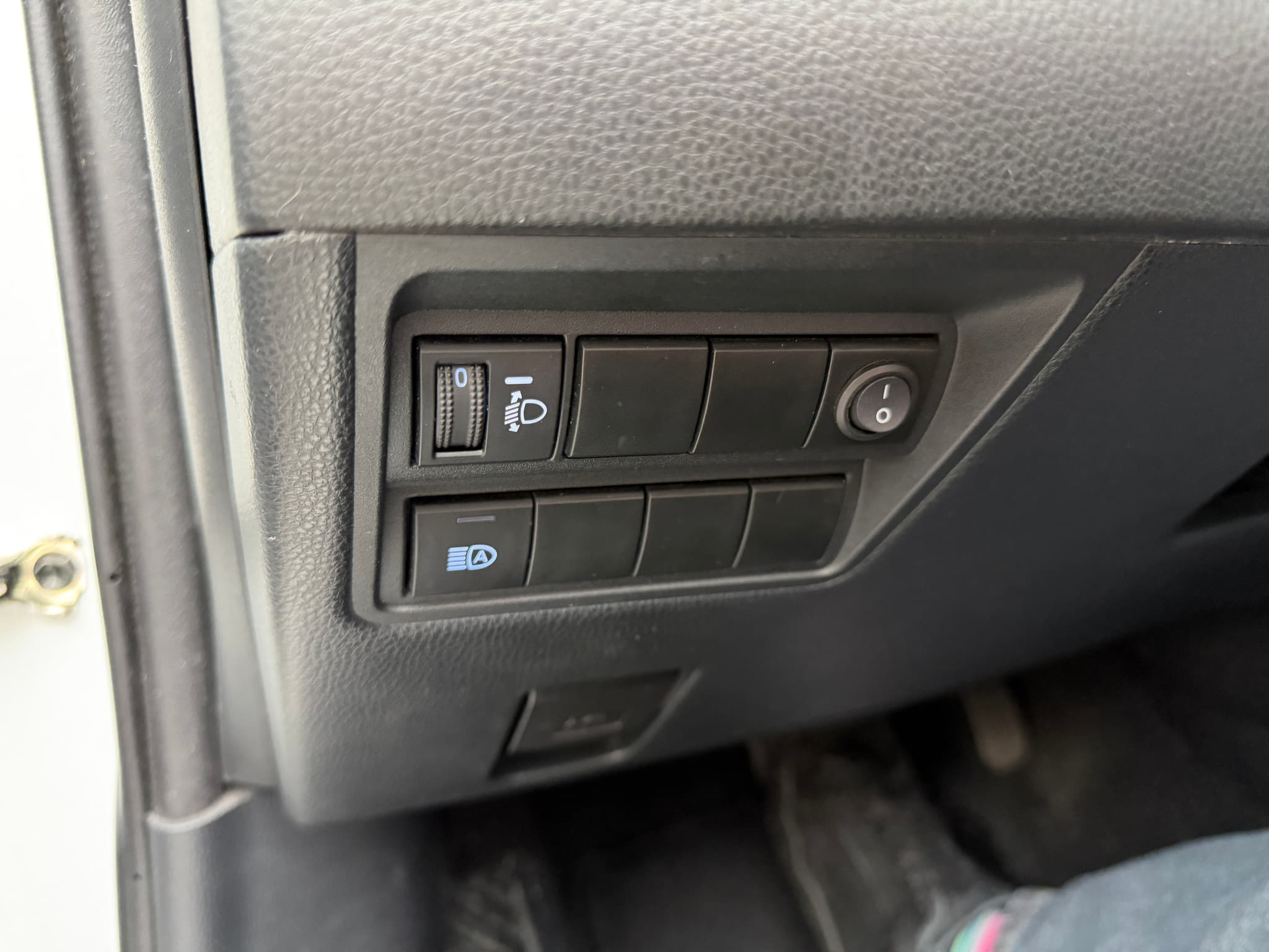 Toyota Yaris WE6U258 13/16