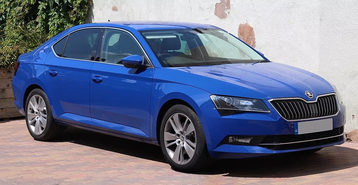 Skoda SUPERB 1/3