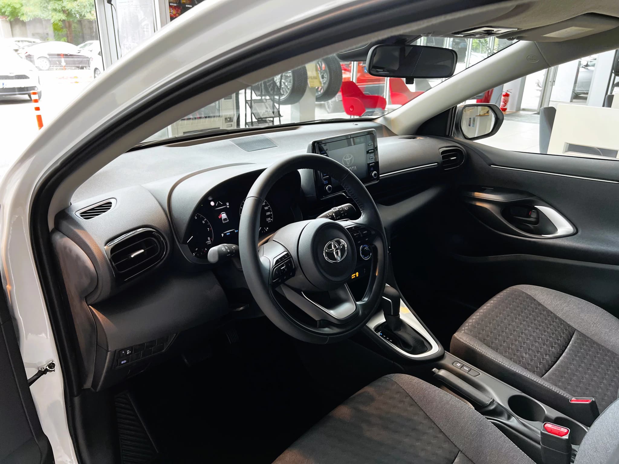 Toyota YARIS 4/7