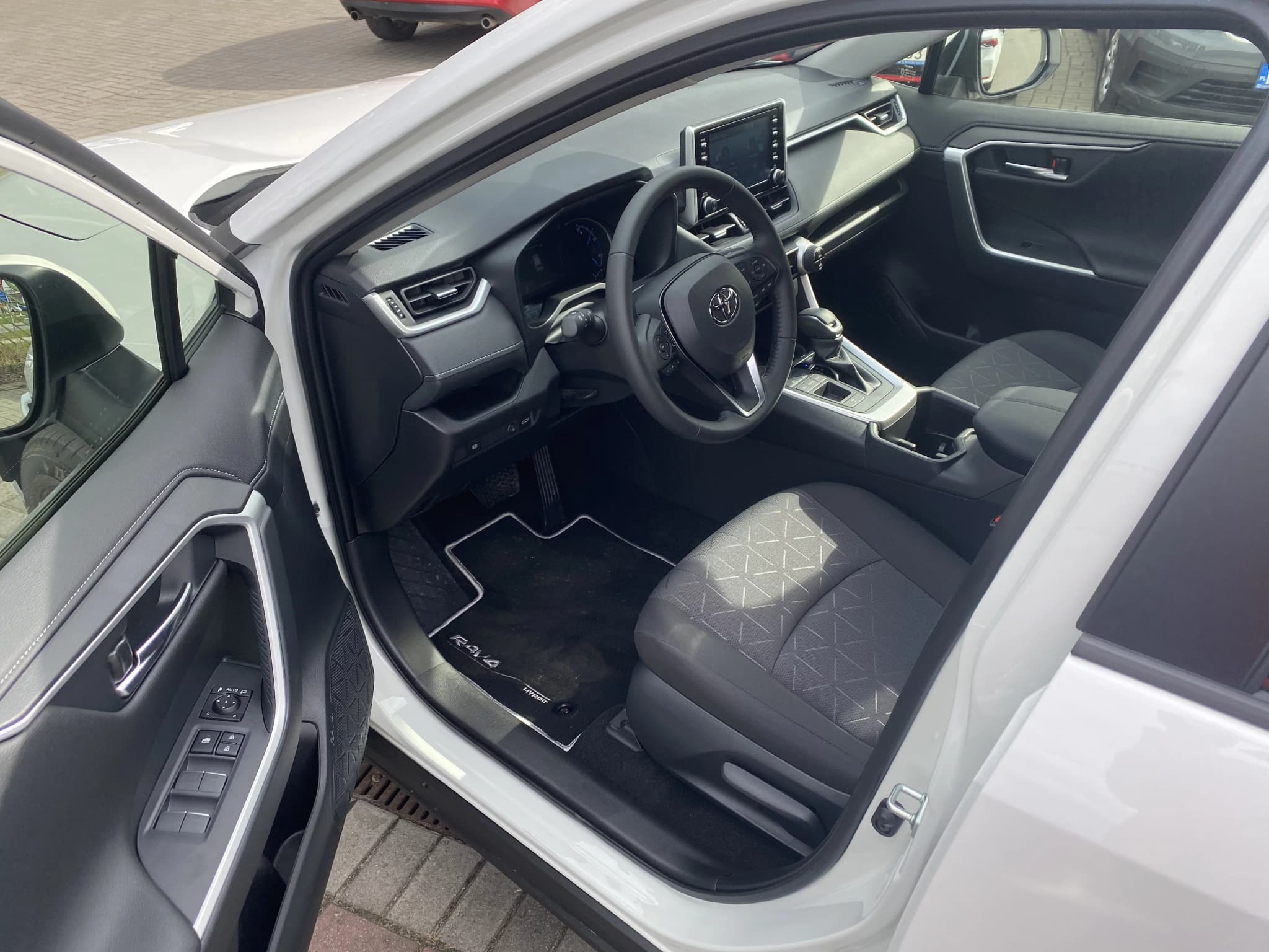 Toyota RAV4 8/12