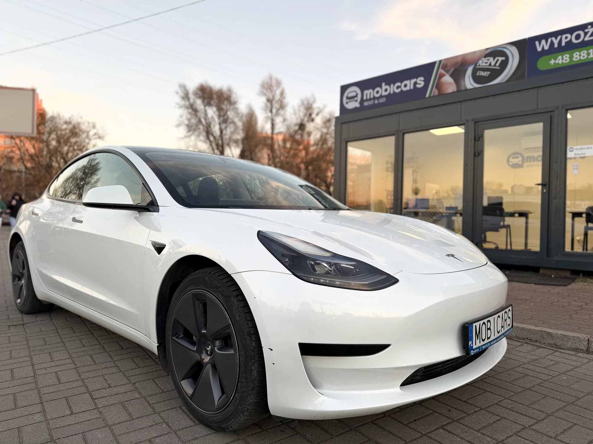 Tesla MODEL 3 1/5