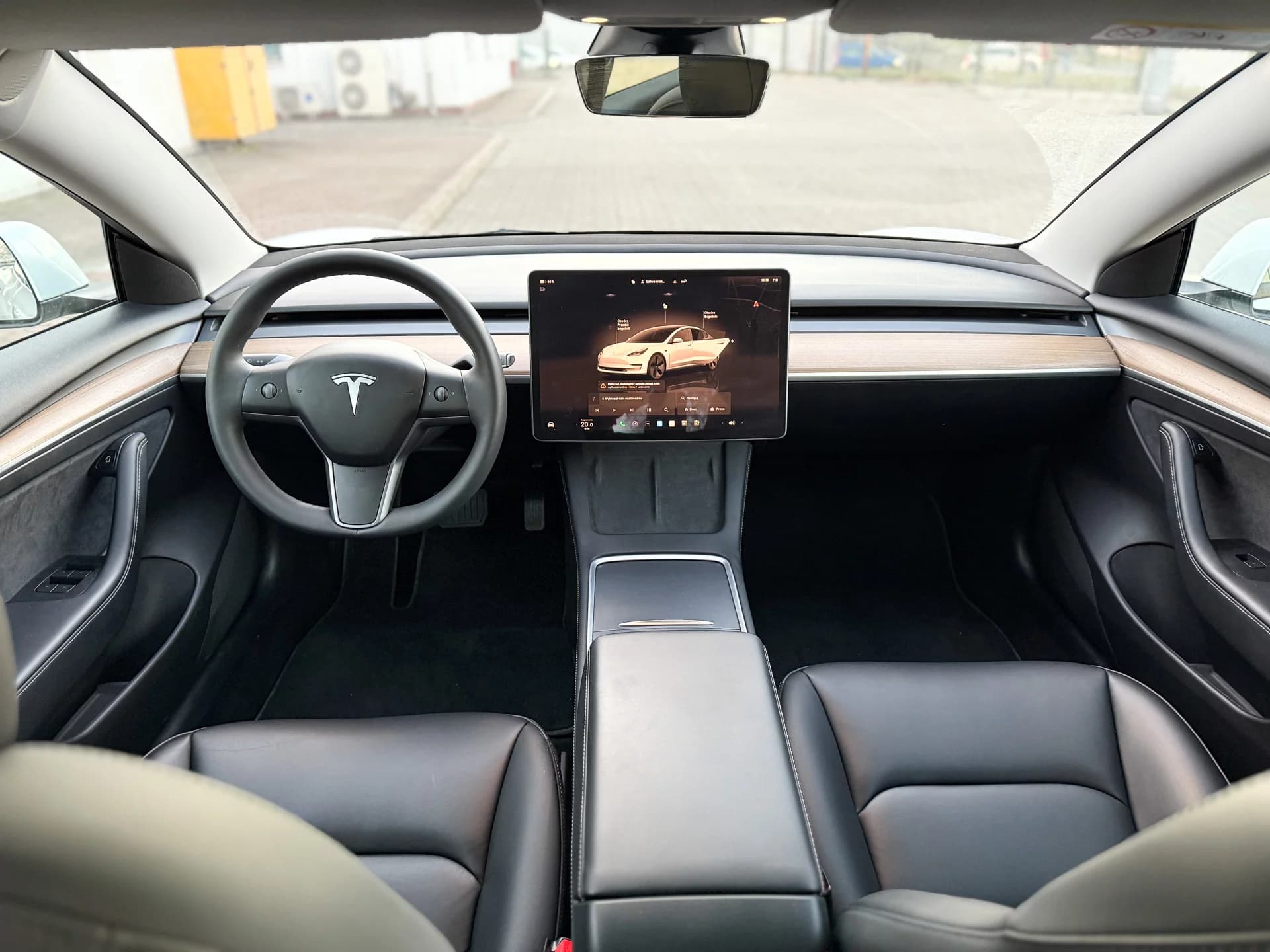 Tesla MODEL 3 4/5