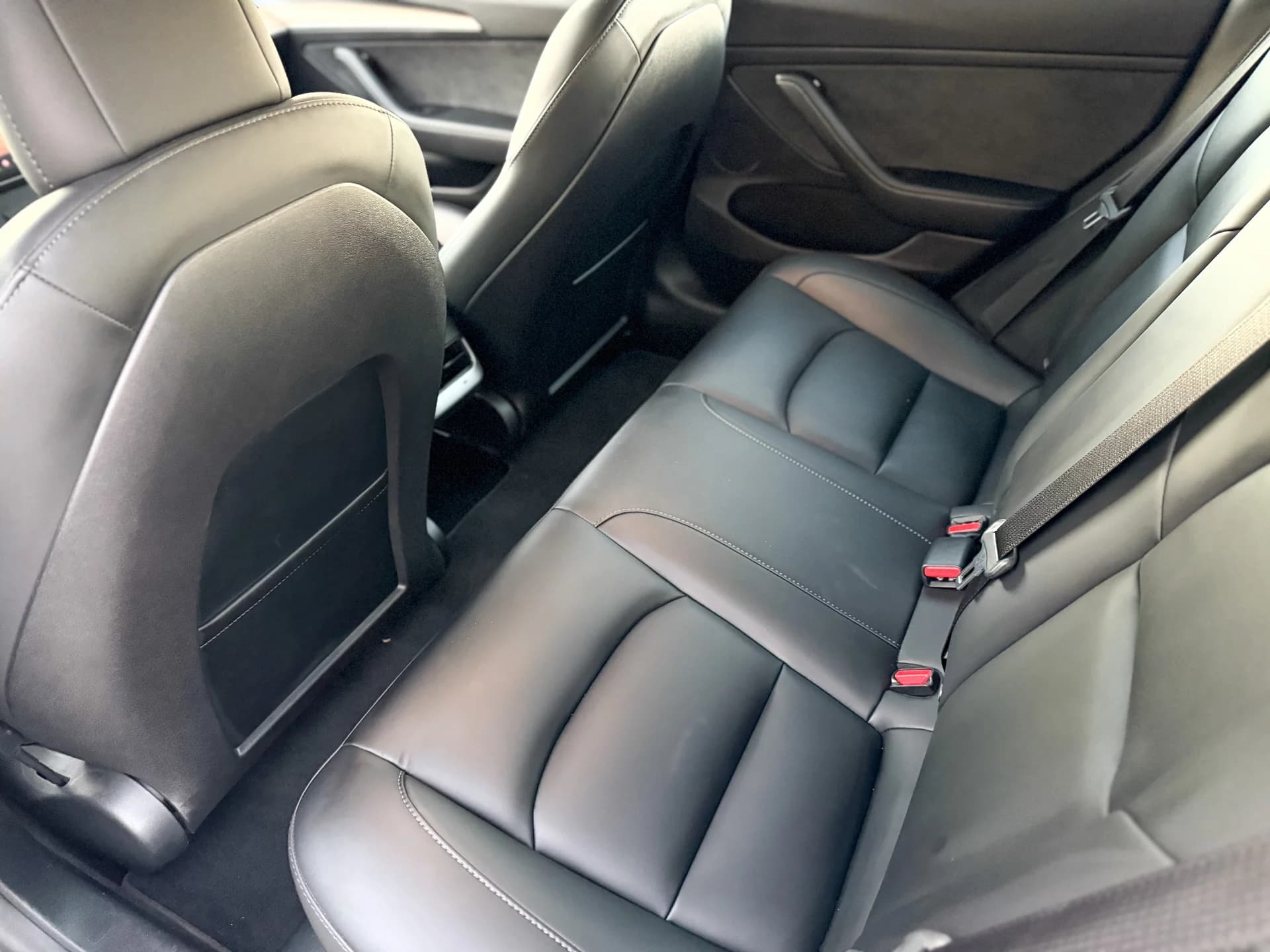 Tesla MODEL 3 5/5